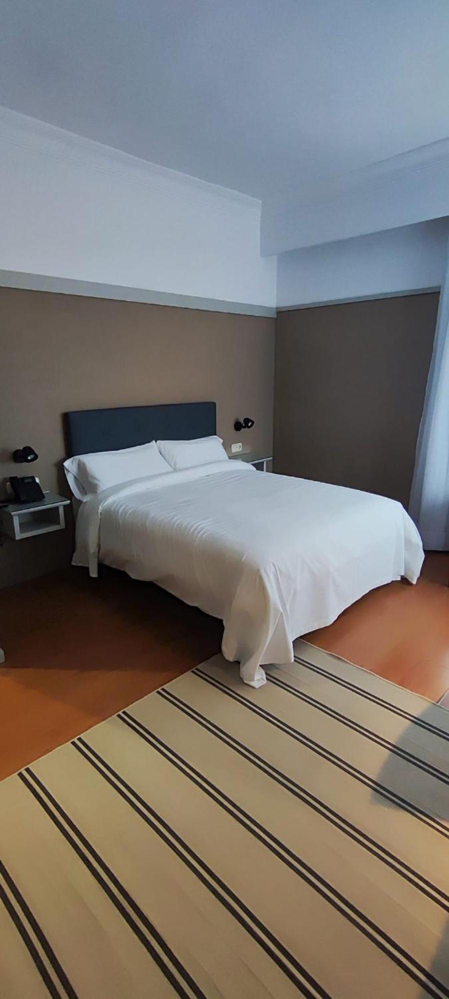 Hotel Ciudad Del Sol Ecija Bagian luar foto